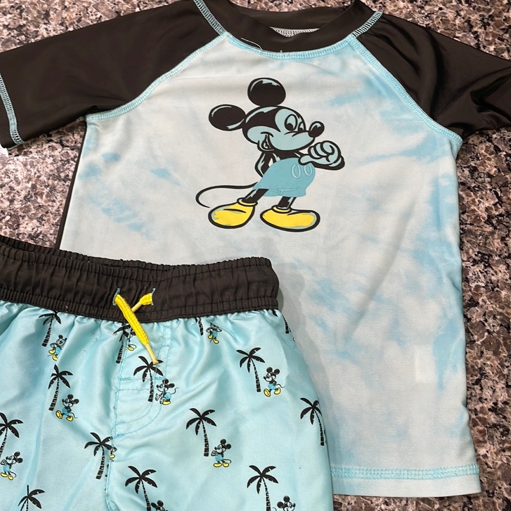 Boys swim trunks and rash guard set 4T